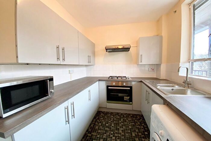 2 Bedroom Flat To Rent In Cruikshank Street, Kings Cross / Angel, WC1X