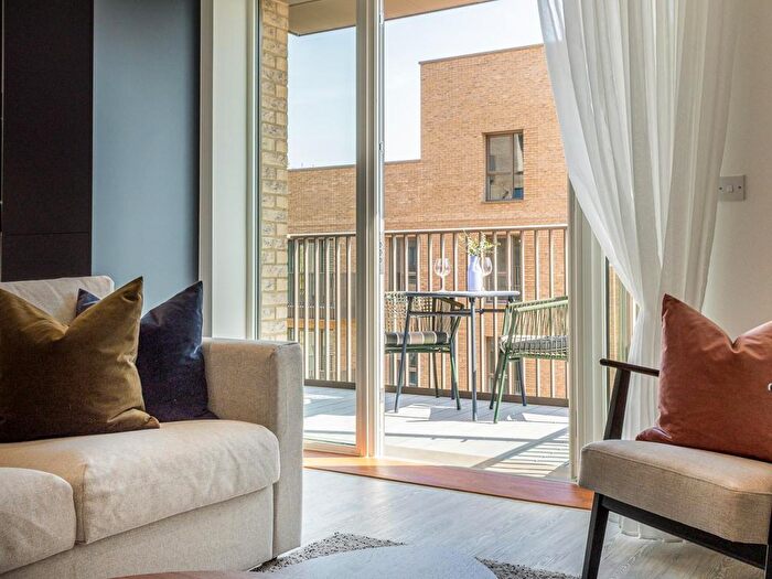 1 Bedroom Flat For Sale In Civic Street, Hounslow, TW3