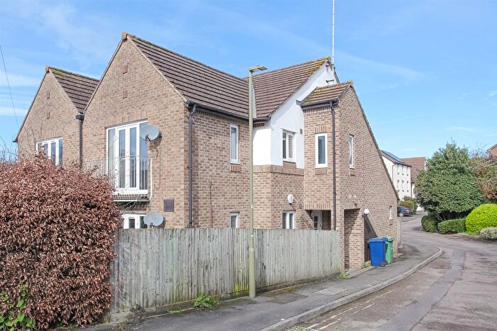 2 Bedroom Flat To Rent In Jack Straws Lane, Headington, Oxford, OX3