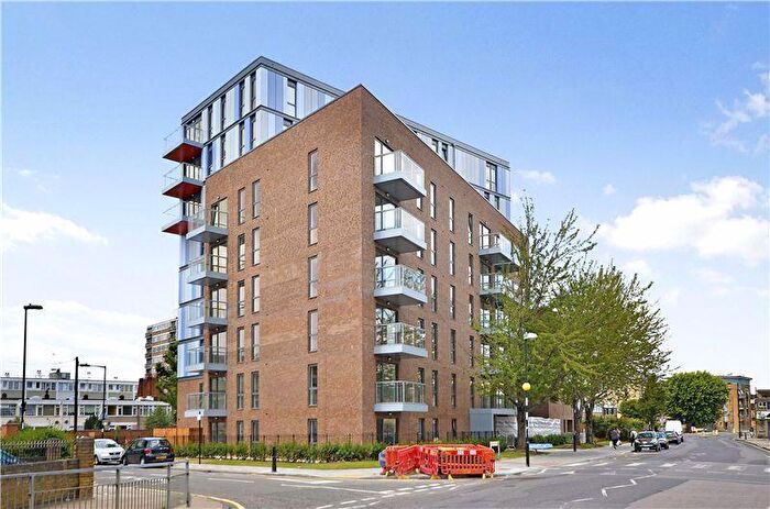 2 Bedroom Apartment To Rent In Moseley Lodge, Chrisp Street, E14