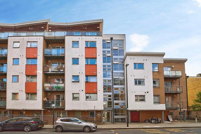 2 Bedroom Flat For Sale In Violet Road, London, London, E3