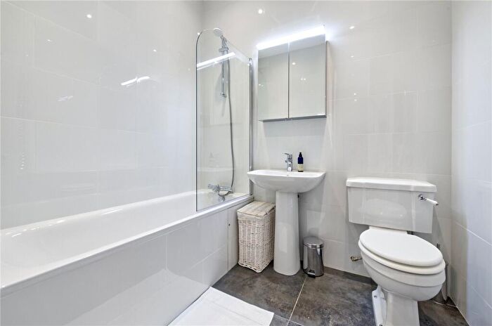 2 Bedroom Apartment For Sale In Winchelsea Road, Harlesden, London, NW10
