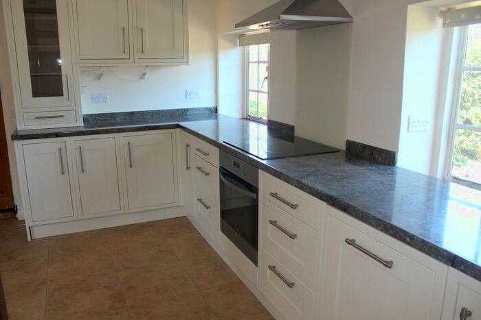 5 Bedroom Farmhouse To Rent In Knowle Lane, Cranleigh, GU6