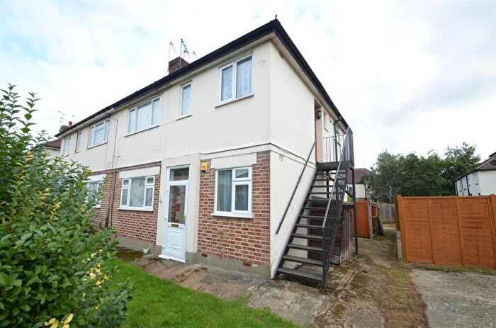 2 Bedroom Maisonette To Rent In Northdown Close, Ruislip, HA4