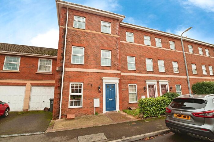 4 Bedroom House To Rent In Beaufort Square, Caerdydd, CF24