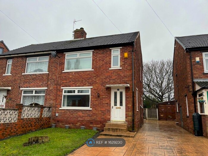3 Bedroom Semi-Detached House To Rent In Lamb Hill Close, Sheffield, S13