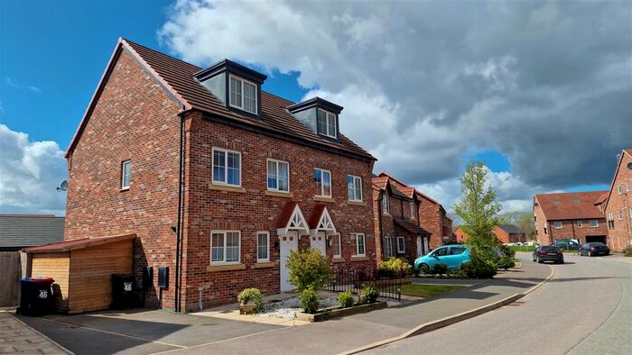 4 Bedroom Semi-Detached House To Rent In Old Spot Way, Winsford, CW7