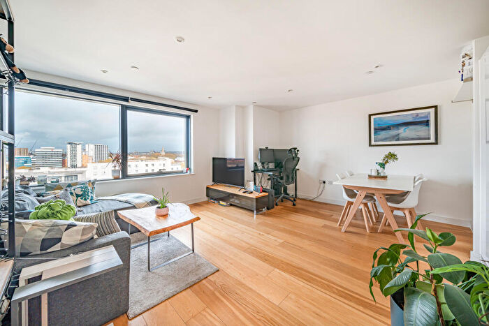 1 Bedroom Apartment To Rent In The Hawkins Tower, Ocean Village, SO14