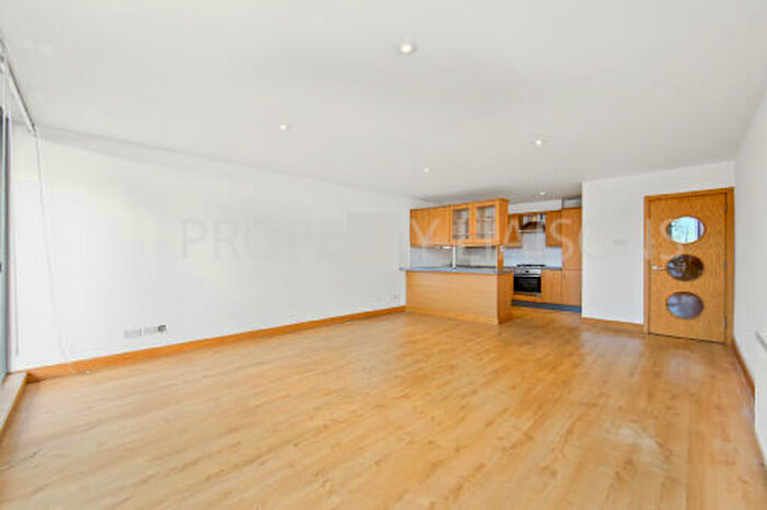 2 Bedroom Apartment To Rent In , City Harbour, Selsdon Way, Canary Wharf, E14