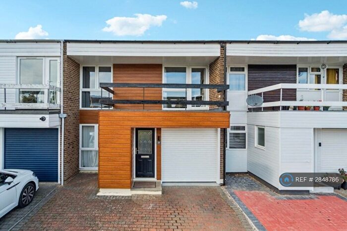 3 Bedroom Terraced House To Rent In Milton Lawns, Amersham, HP6