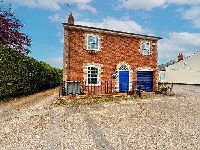 4 Bedroom Detached House For Sale In Chapel Square, Stewkley, LU7