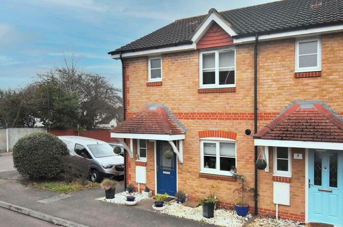 3 Bedroom End Of Terrace House To Rent In Foxglove Close, Blackfen, Sidcup DA15