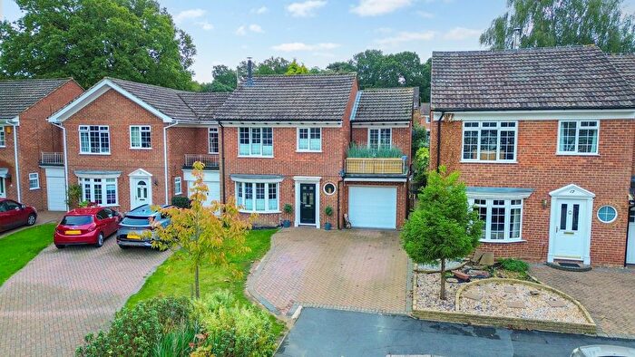 4 Bedroom Detached House For Sale In Richmond Close, Frimley, Camberley, Surrey, GU16