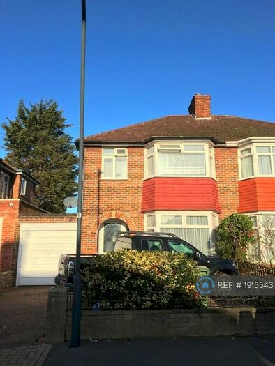 3 Bedroom Semi-Detached House To Rent In Tintern Avenue, London, NW9
