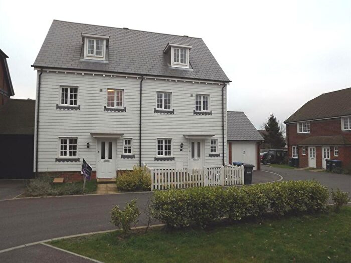 4 Bedroom Town House To Rent In Pease Pottage, RH11