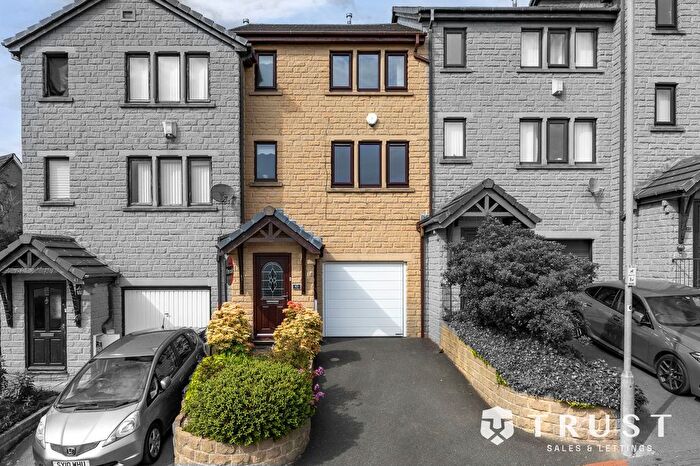 3 Bedroom Terraced House To Rent In Cliffe Street, Dewsbury, WF13