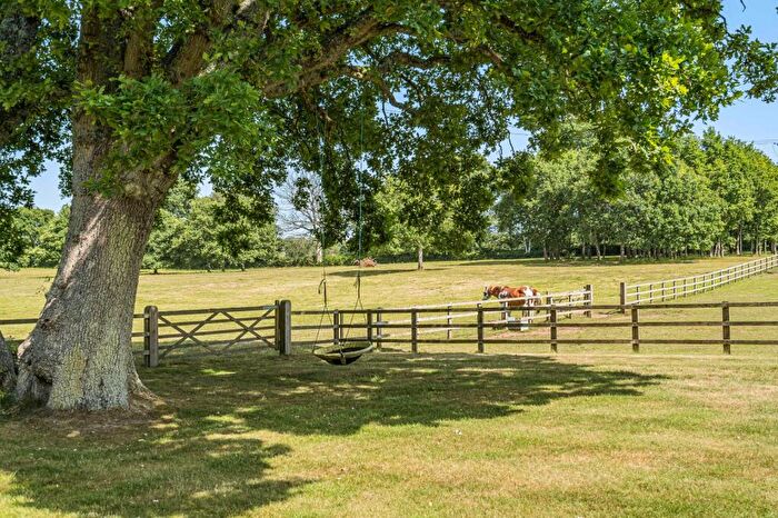 4 Bedroom Detached House For Sale In Duckmead Lane, Liss, Hampshire, GU33