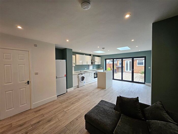 4 Bedroom End Of Terrace House To Rent In New Road, Harlington, Greater London, UB3