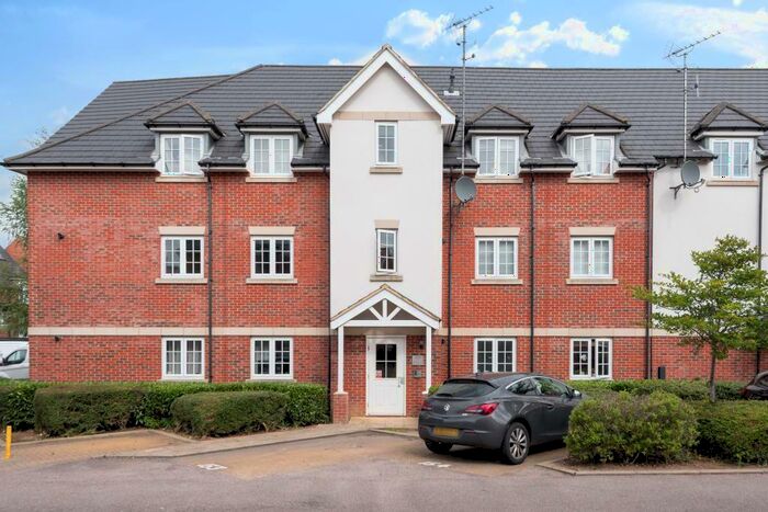 2 Bedroom Apartment To Rent In High Wycombe, Buckinghamshire, HP13