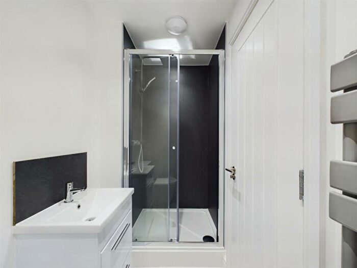 4 Bedroom Flat To Rent In High Street, Bristol, BS16
