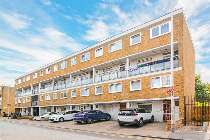 3 Bedroom Flat For Sale In Cleveland Way, London, E1