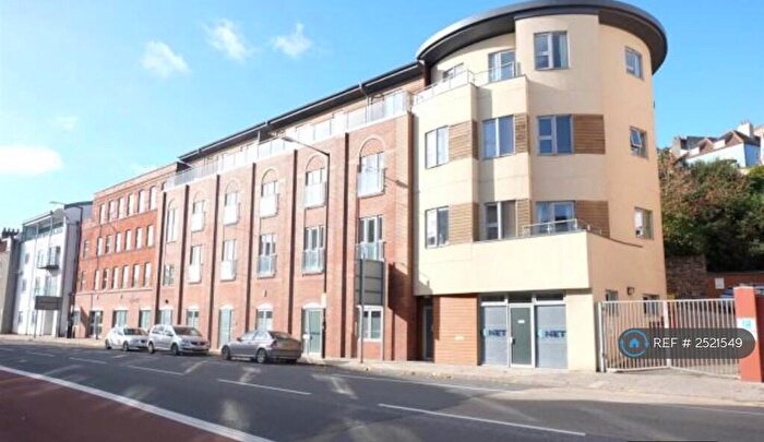 2 Bedroom Flat To Rent In Harbours Edge, Bristol, BS8