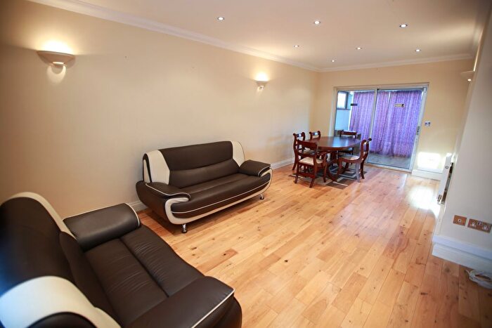 3 Bedroom End Terrace House To Rent In Hayes, UB3