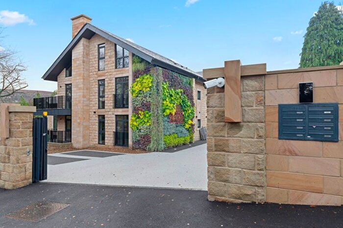 2 Bedroom Flat For Sale In Robin Hill, Ilkley, LS29