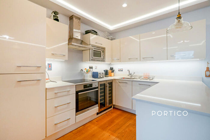 3 Bedroom Flat To Rent In Farringdon Road, EC1M