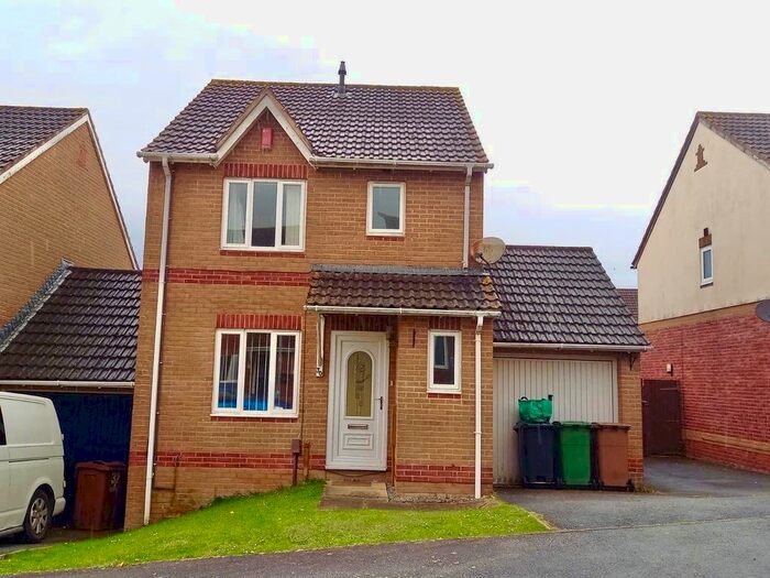 3 Bedroom Link Detached House To Rent In Bridle Close, Plympton, Plymouth, PL7