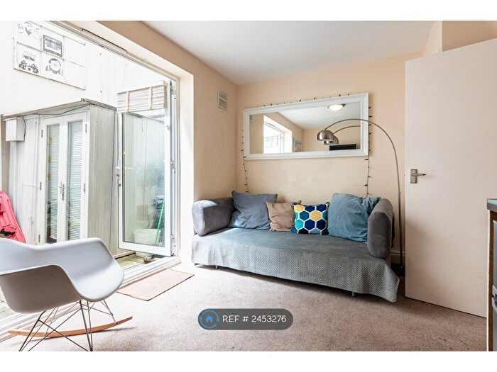 1 Bedroom Flat To Rent In Little Western St, Brighton, BN3