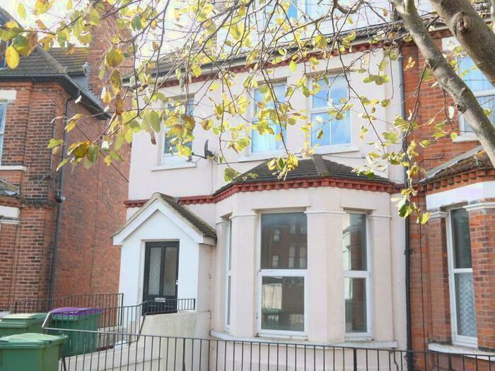 1 Bedroom Apartment To Rent In East Cliff Gardens, Folkestone, Kent, CT19