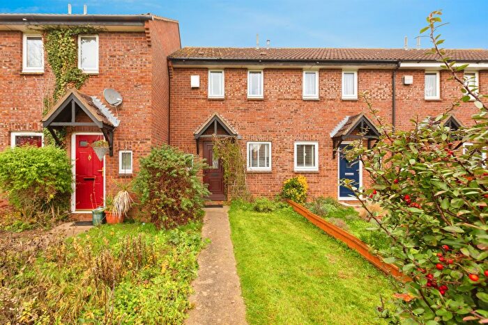 2 Bedroom Terraced House For Sale In Carse Close, Abingdon, OX14