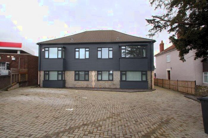 2 Bedroom Flat To Rent In Gloucester Road, Bristol, BS34