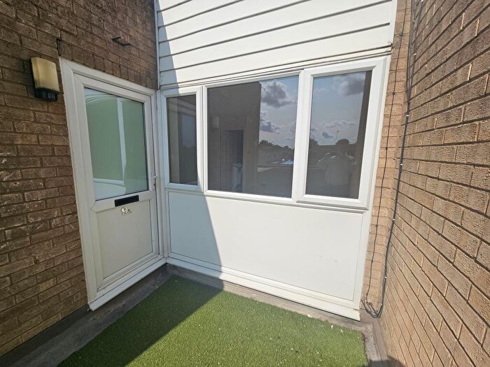 2 Bedroom Flat To Rent In Stanley Court, Sydenham, Leamington Spa, CV31