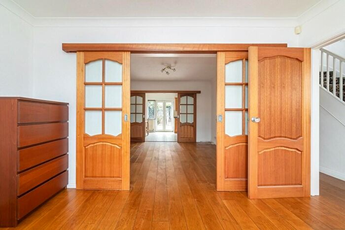 3 Bedroom End Of Terrace House To Rent In Denny Gardens, Dagenham, RM9