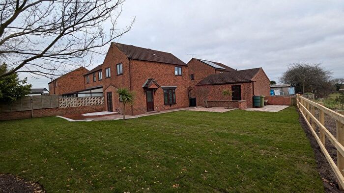 3 Bedroom Semi-Detached House To Rent In Fieldside, Gainsborough, DN21