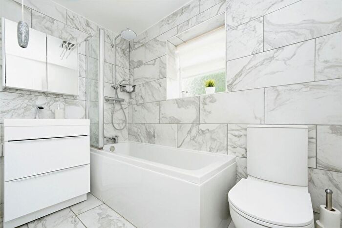 3 Bedroom Terraced House For Sale In Buckhurst Crescent, Swindon, SN3