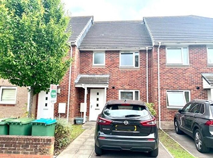 3 Bedroom House To Rent In Oakley Road, SO16