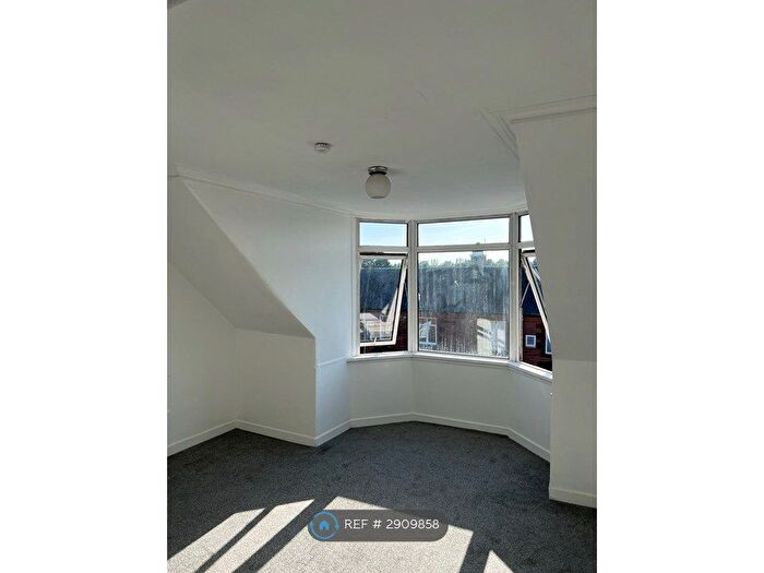 1 Bedroom Flat To Rent In Fullarton St, Kilmarnock, KA1