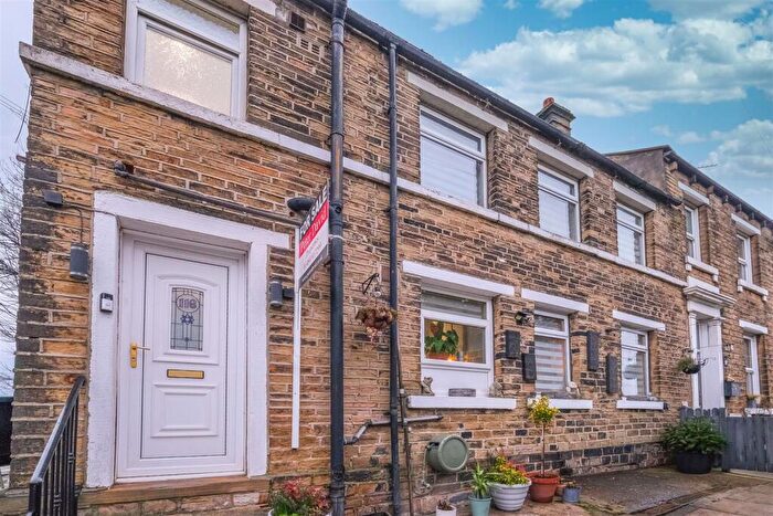 2 Bedroom End Of Terrace House For Sale In Halifax Road, Birchencliffe, Huddersfield, HD3