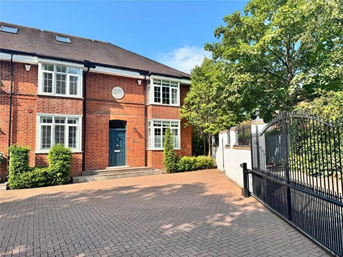 4 Bedroom End Of Terrace House For Sale In Chobham Road, Ascot, Berkshire, SL5