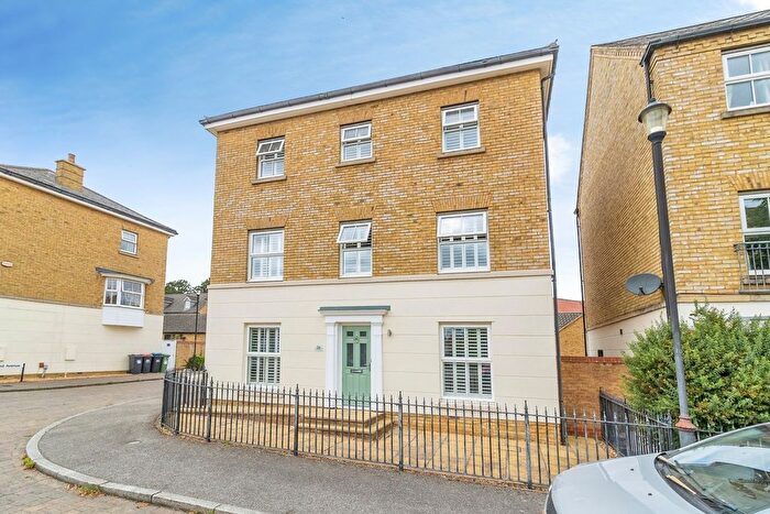 5 Bedroom Detached House For Sale In Whittington Chase, Kingsmead, Milton Keynes, Buckinghamshire, MK4