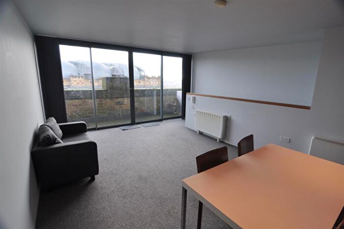 2 Bedroom Flat To Rent In Lister Mills, Lily Croft Road, Bradford, BD9
