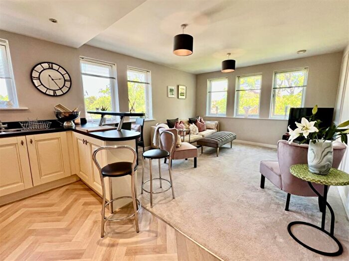 2 Bedroom Flat For Sale In Glaisdale Court, Darlington, DL3