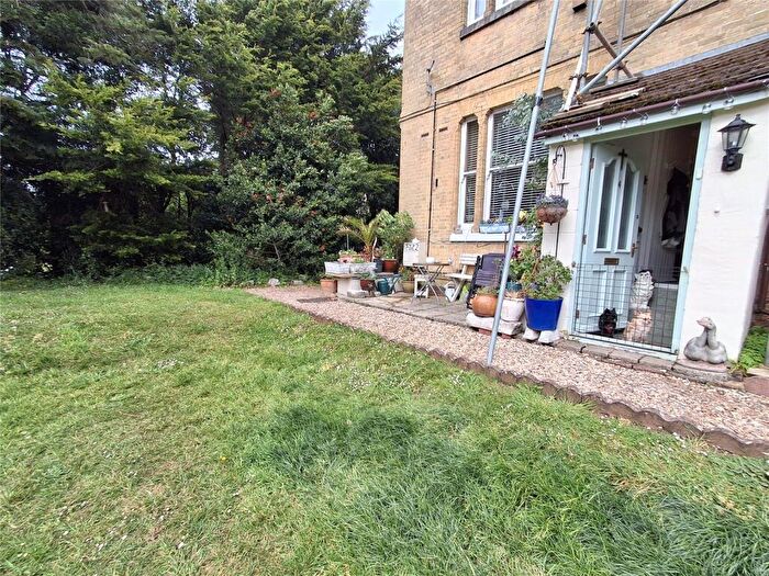 2 Bedroom Apartment For Sale In York Avenue, East Cowes, Isle Of Wight, PO32