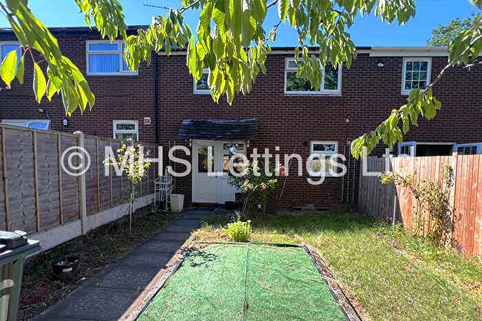 2 Bedroom Terraced House To Rent In Dulverton Green, Beeston, LS11