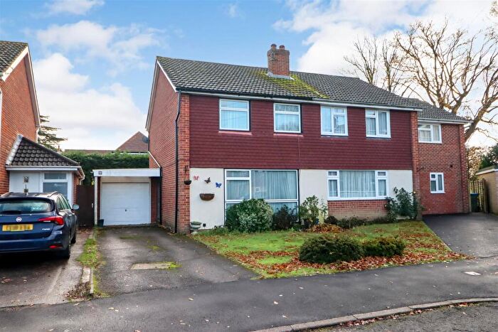 3 Bedroom Semi-Detached House For Sale In Collingwood Road, Horsham, RH12