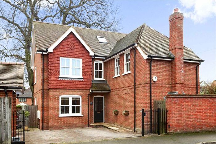4 Bedroom Property To Rent In South Road, Weybridge, KT13