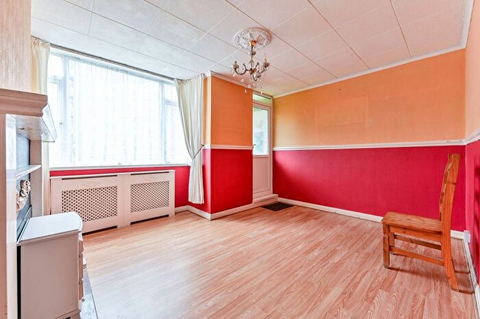 1 Bedroom Flat For Sale In Buxton Court, Thoresby Street, Old Street, London, N1